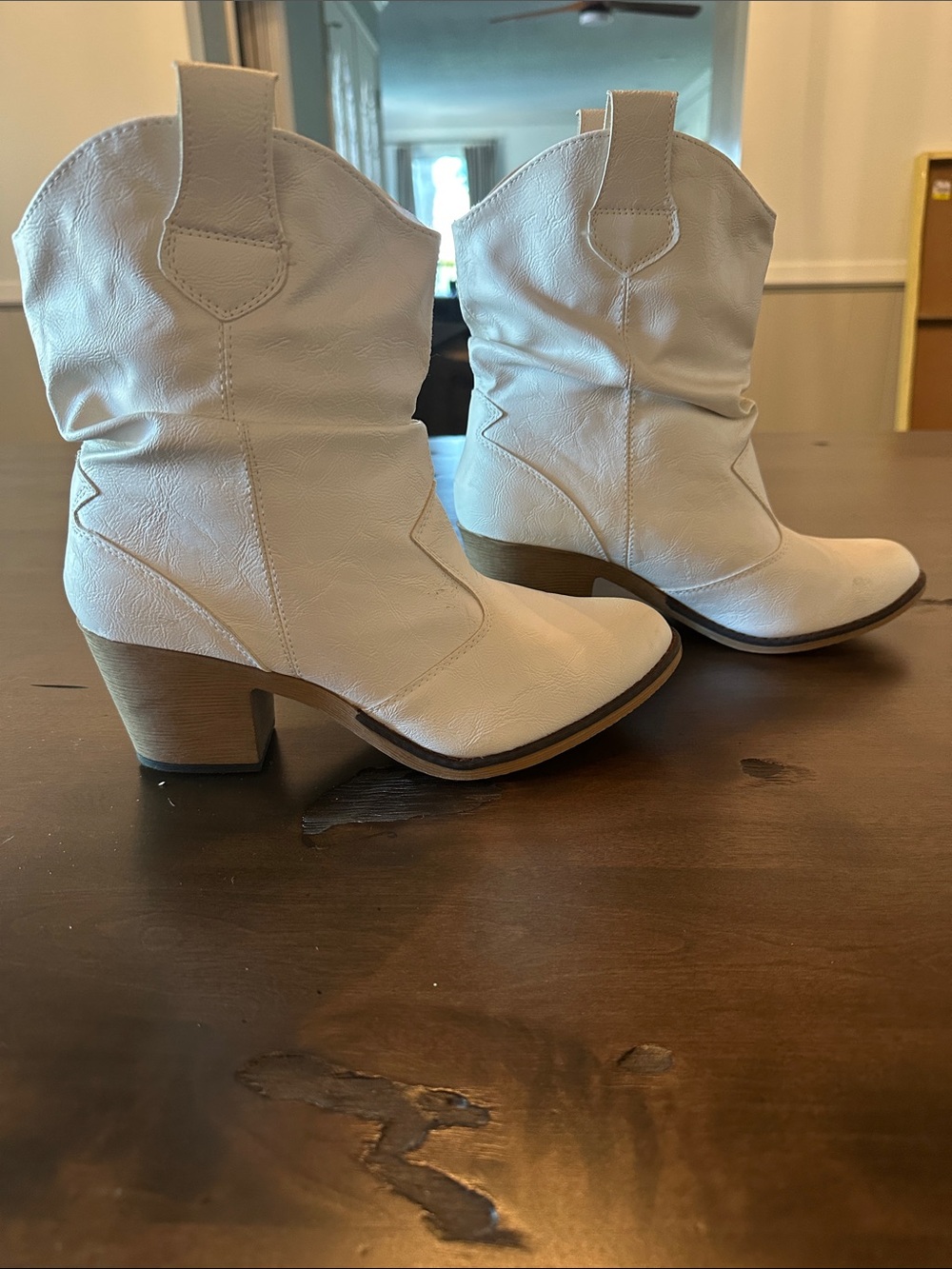 Charles Albert White Slouchy Western Ankle Boots Size 10 - Picture 2 of 10